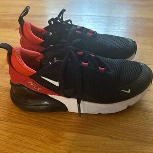 Nike AIR MAX 270 Red Black Kids size 13.5C Athletic Sneakers